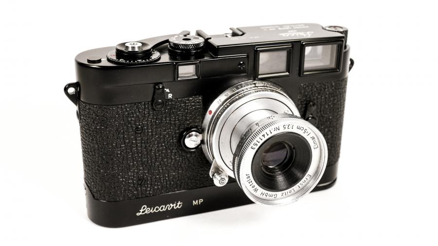 Leica MP Black Enamel Nr. 50 with Leicavit rapid winder, also finished in Black Enamel finish, with 50mm Elmar f3,5 Nr. 1141153