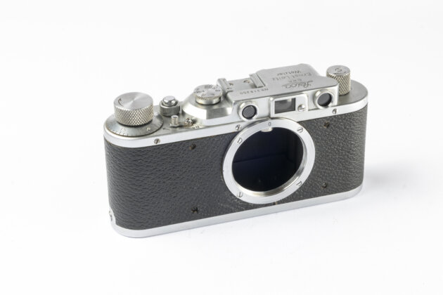 Leica II Silver Chrome 318250 1