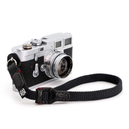 Wristflex adjustable black with red accent