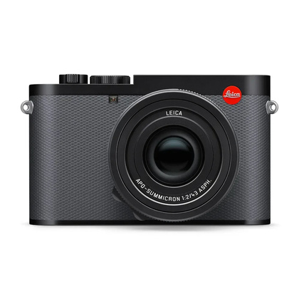 19084 Leica Q3 43 front jpg