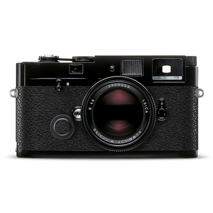 M Pblack front m Objektiv RGB jpg