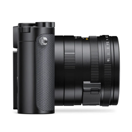 19084 Leica Q3 43 right 1024x1024 jpg