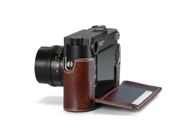 Leica M10 Protector vintage brown open