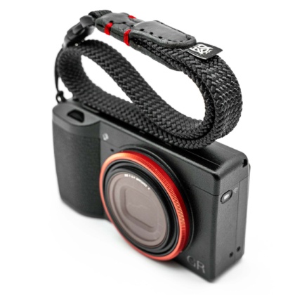 Wristloop black with red accent 7