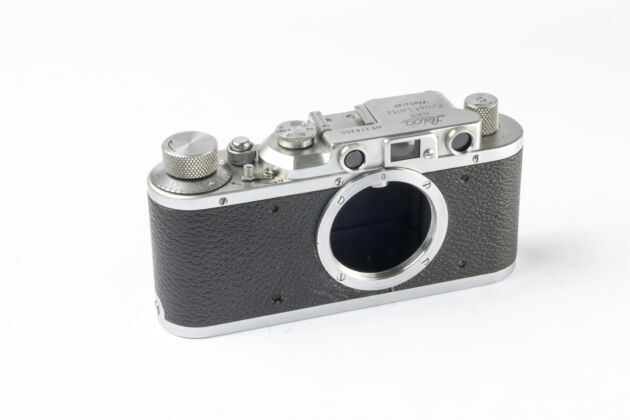 Leica II Silver Chrome 318250 1