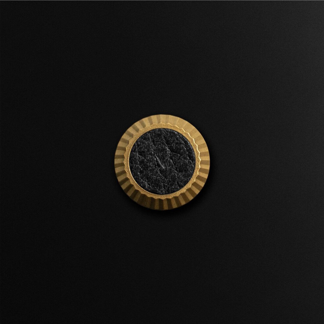 Shutter Topper Cupcake Black Leather Set of 1