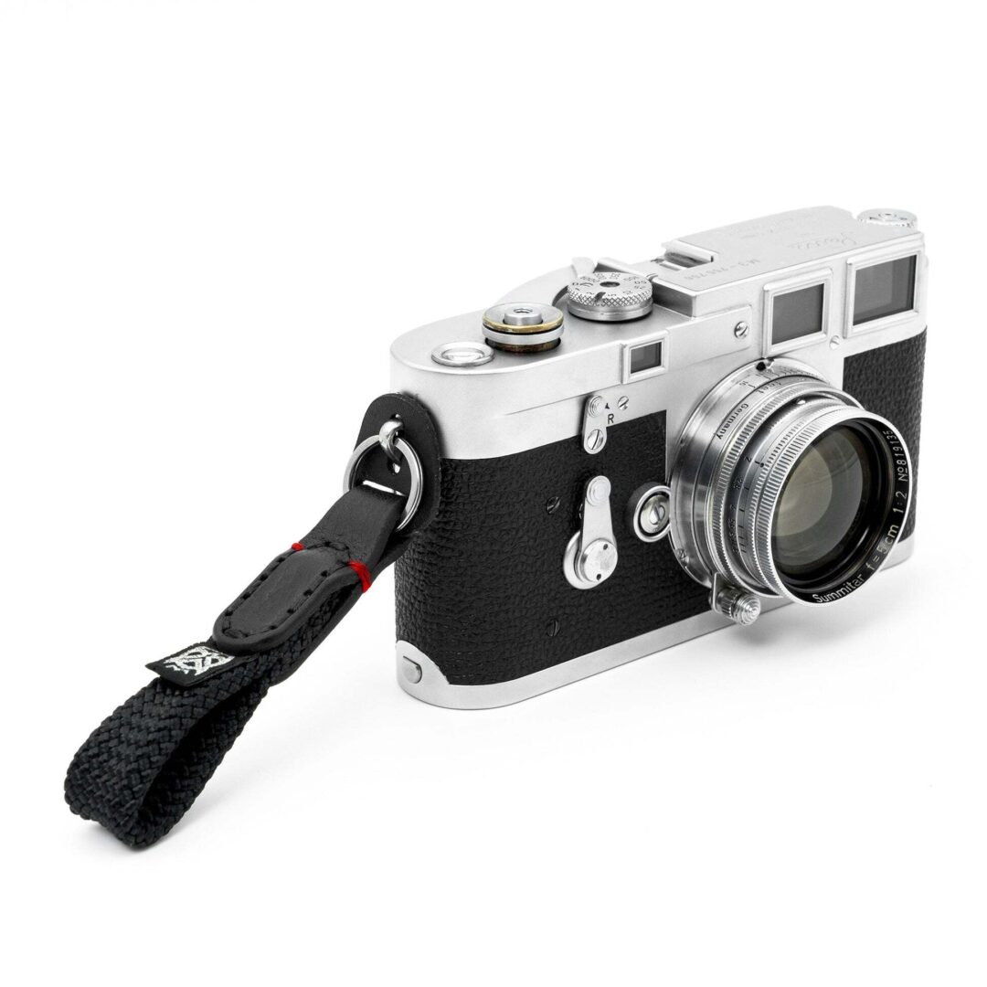 Keychain thumb black with red accent 2