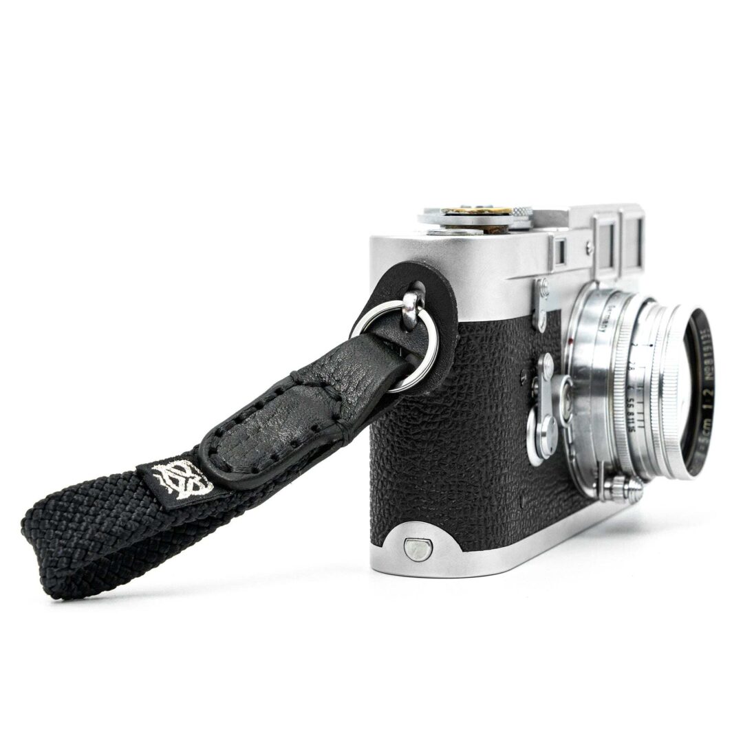 Keychain thumb black with red accent 5