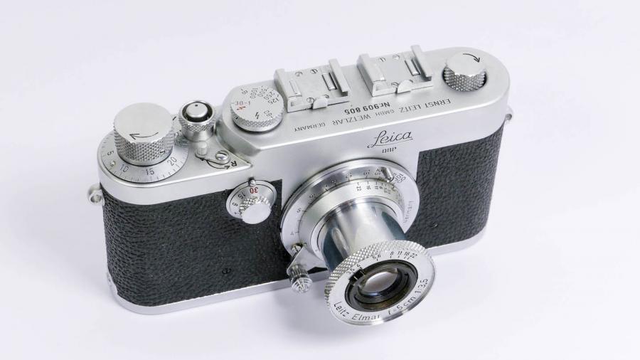 The Leica Ig was the first Leica camera made with the word Leica on the camera front